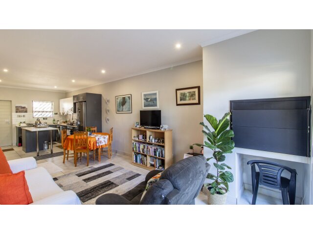  111 La Palmera  Indigo, Burgundy Estate, Milnerton 